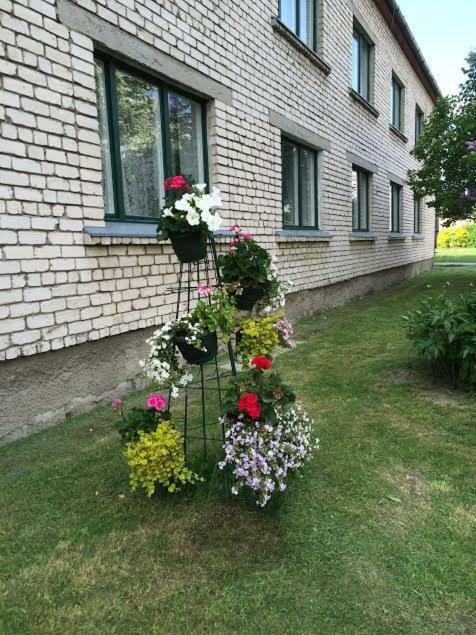 Auberge de jeunesse Stradnieku Viesnica à Ventspils Extérieur photo